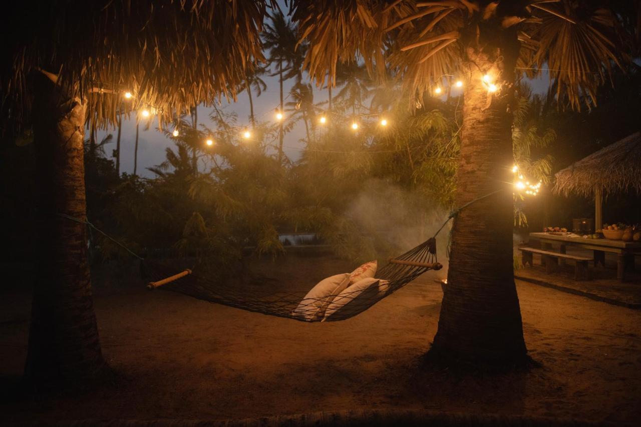 Luna Laguna Kalpitiya Bagian luar foto